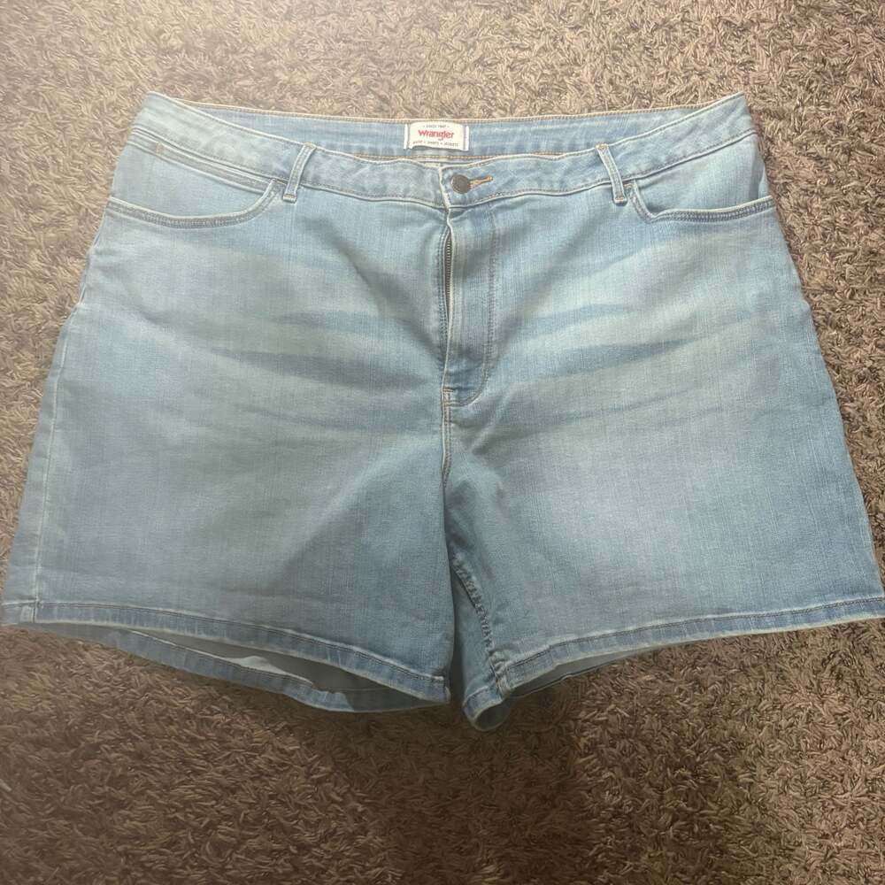 Wrangler 4" Rolled Denim Shorts Size 24W
